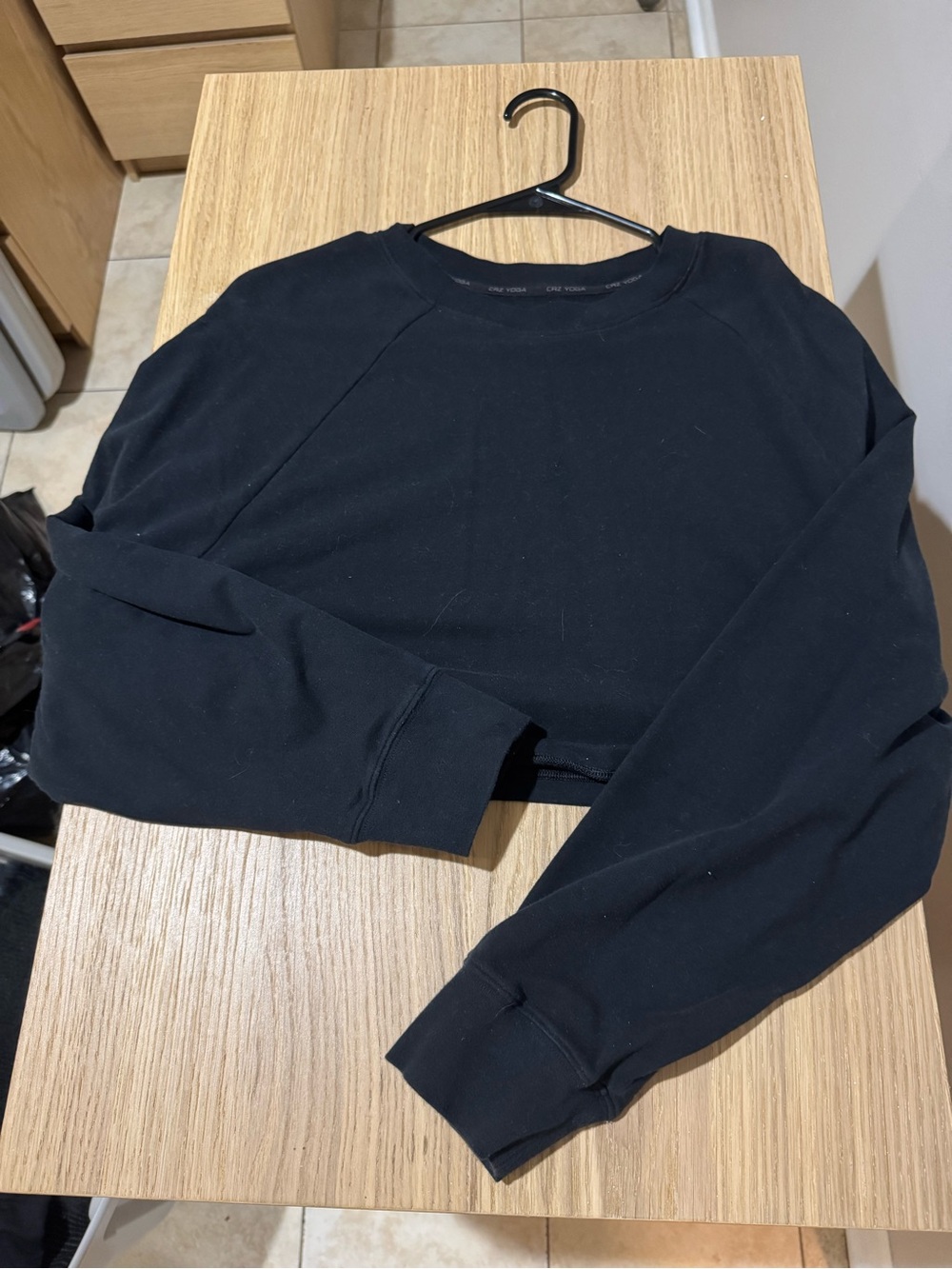 CRZ YOGA Black Cropped Crewneck Sweatshirt